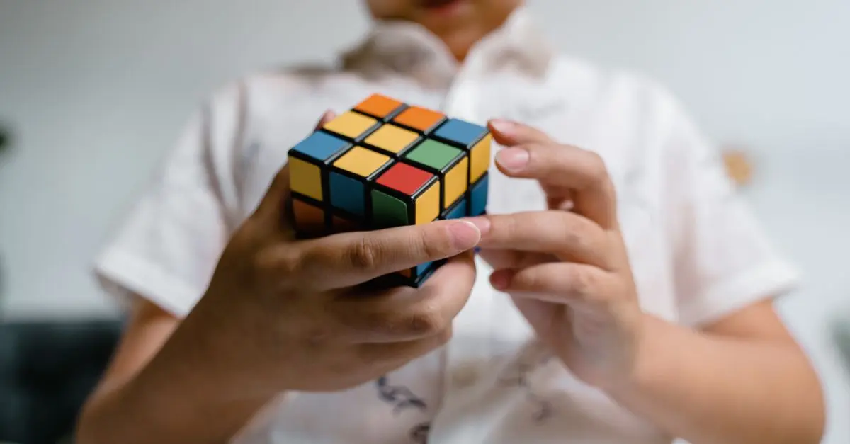 Comment entraîner votre cerveau pour améliorer votre Rubik's Cube