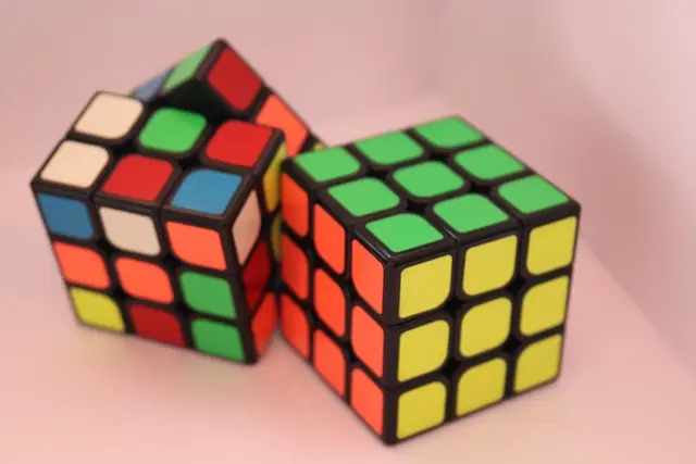 Astuces pour personnaliser et améliorer votre Rubik's Cube
