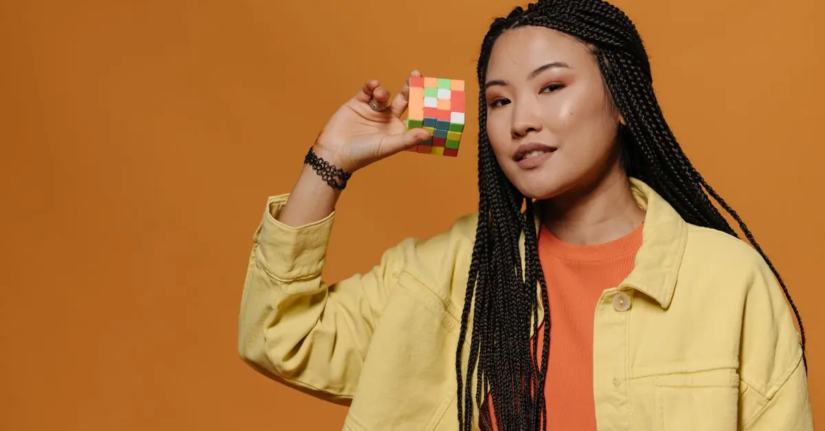 Les 10 astuces fondamentales pour maîtriser le Rubik's Cube