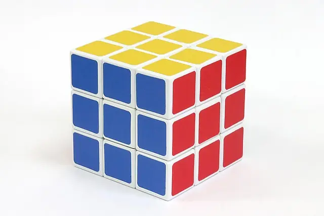 5 astuces pour résoudre le Rubik's Cube rapidement